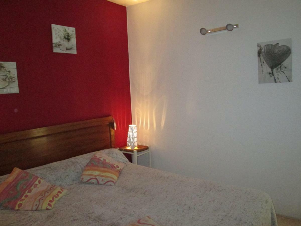 Ferienwohnung Le Chambron Condorcet Exterior foto