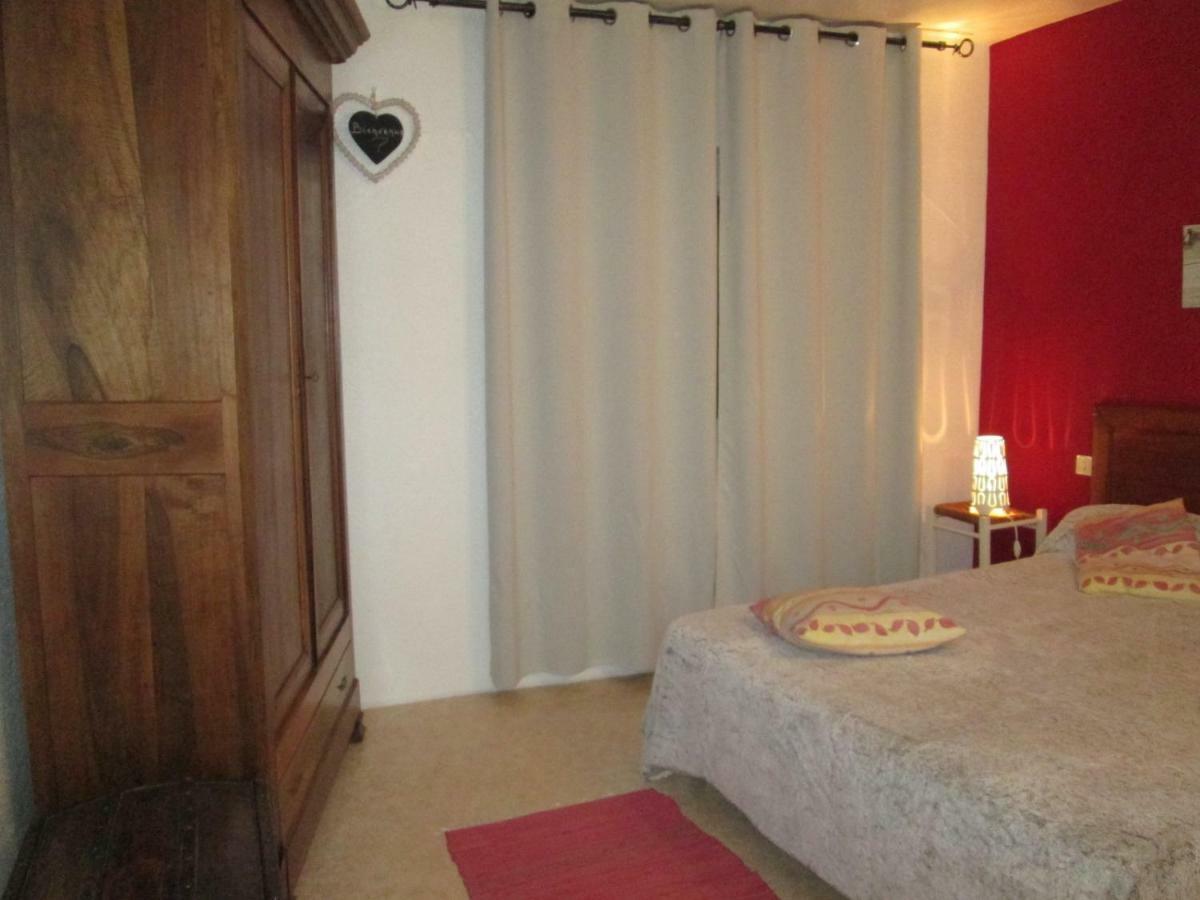 Ferienwohnung Le Chambron Condorcet Exterior foto